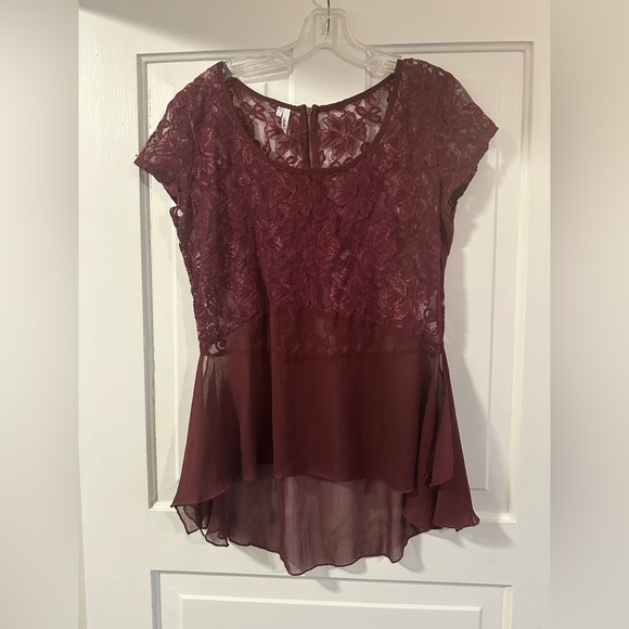 Studio Y Tops - Studio Y Maroon Women’s Short Sleeve Blouse